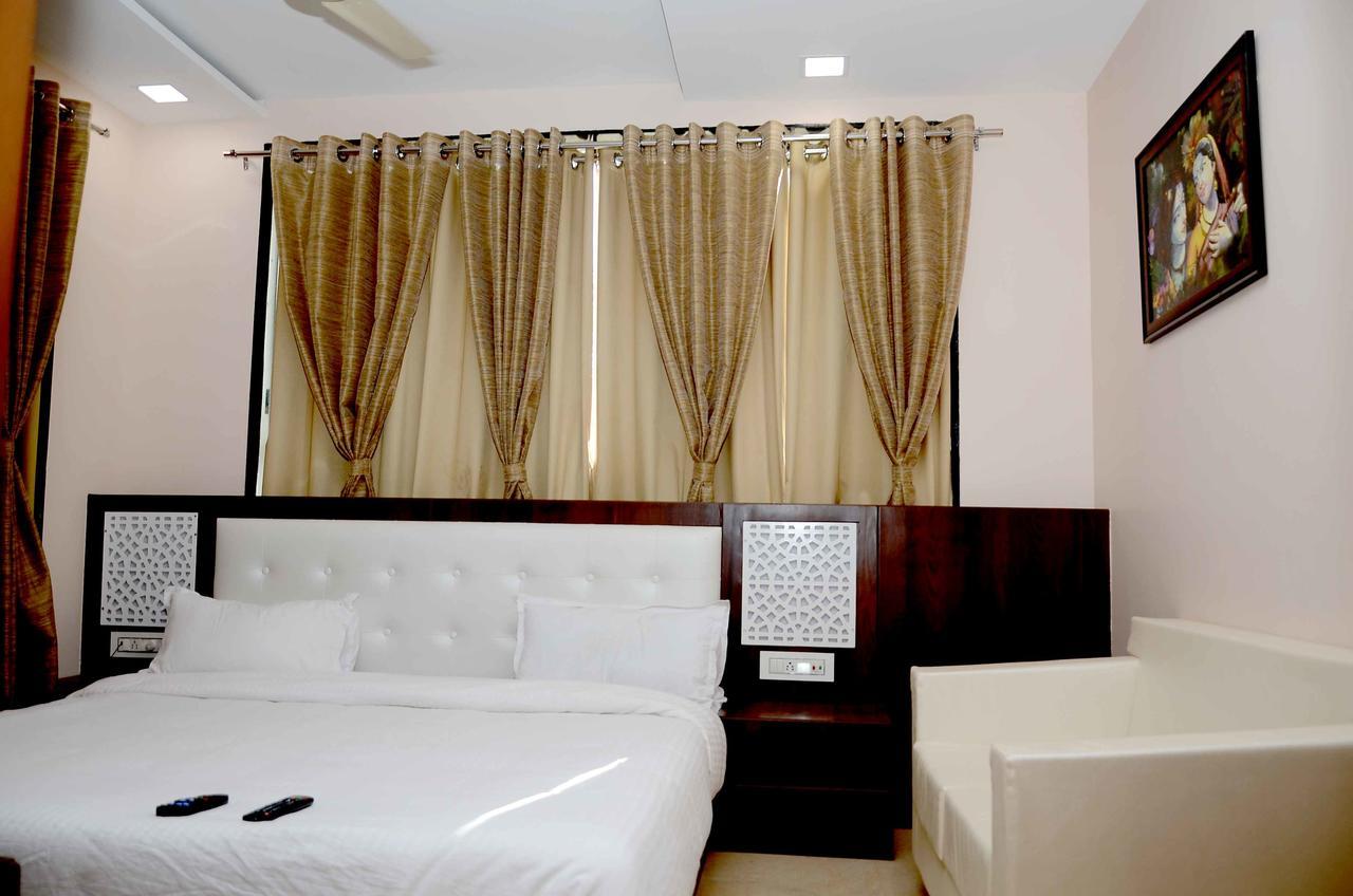 Hotel Shikhar Darshan Uddzsaín Kültér fotó