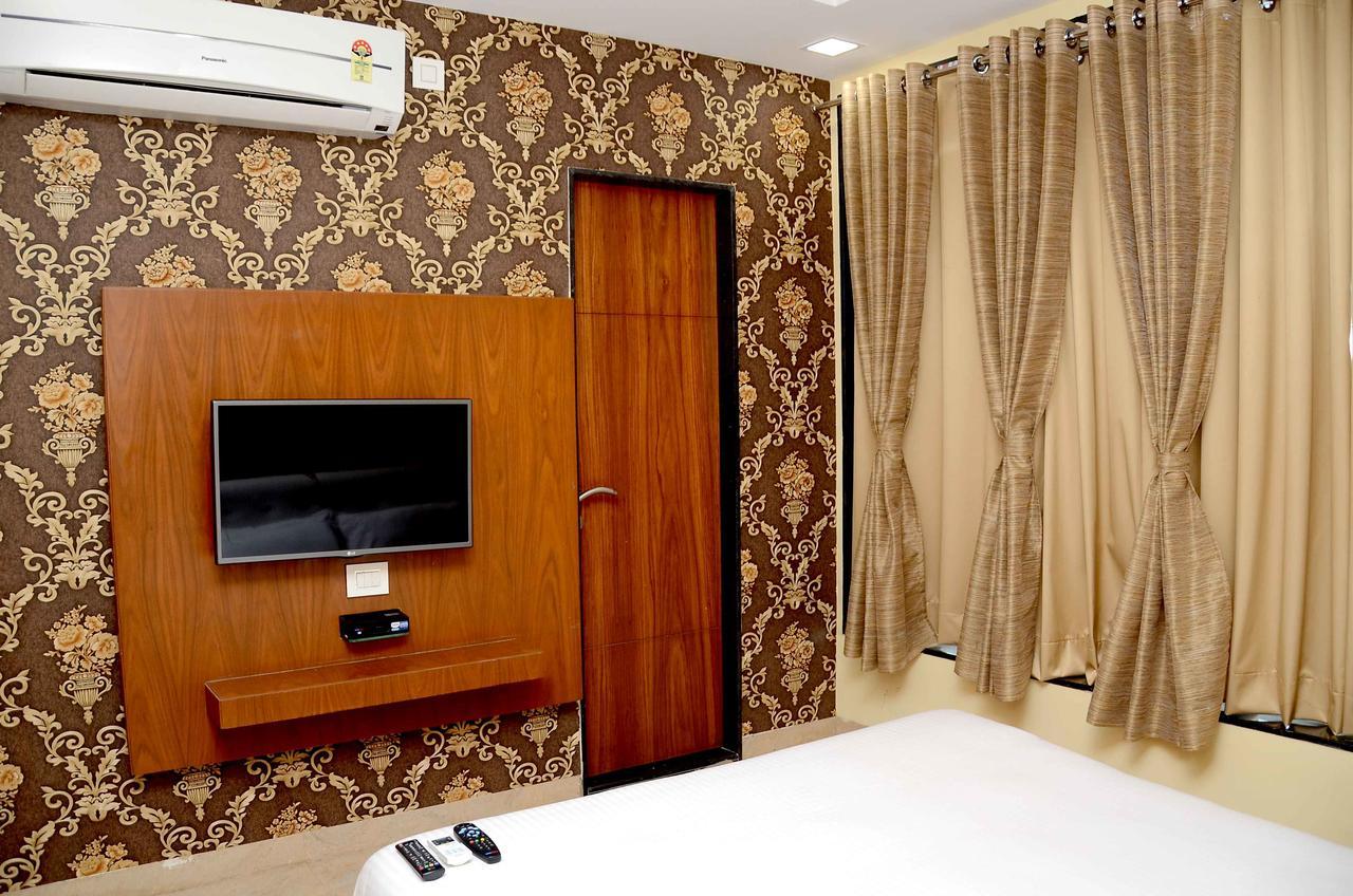 Hotel Shikhar Darshan Uddzsaín Kültér fotó