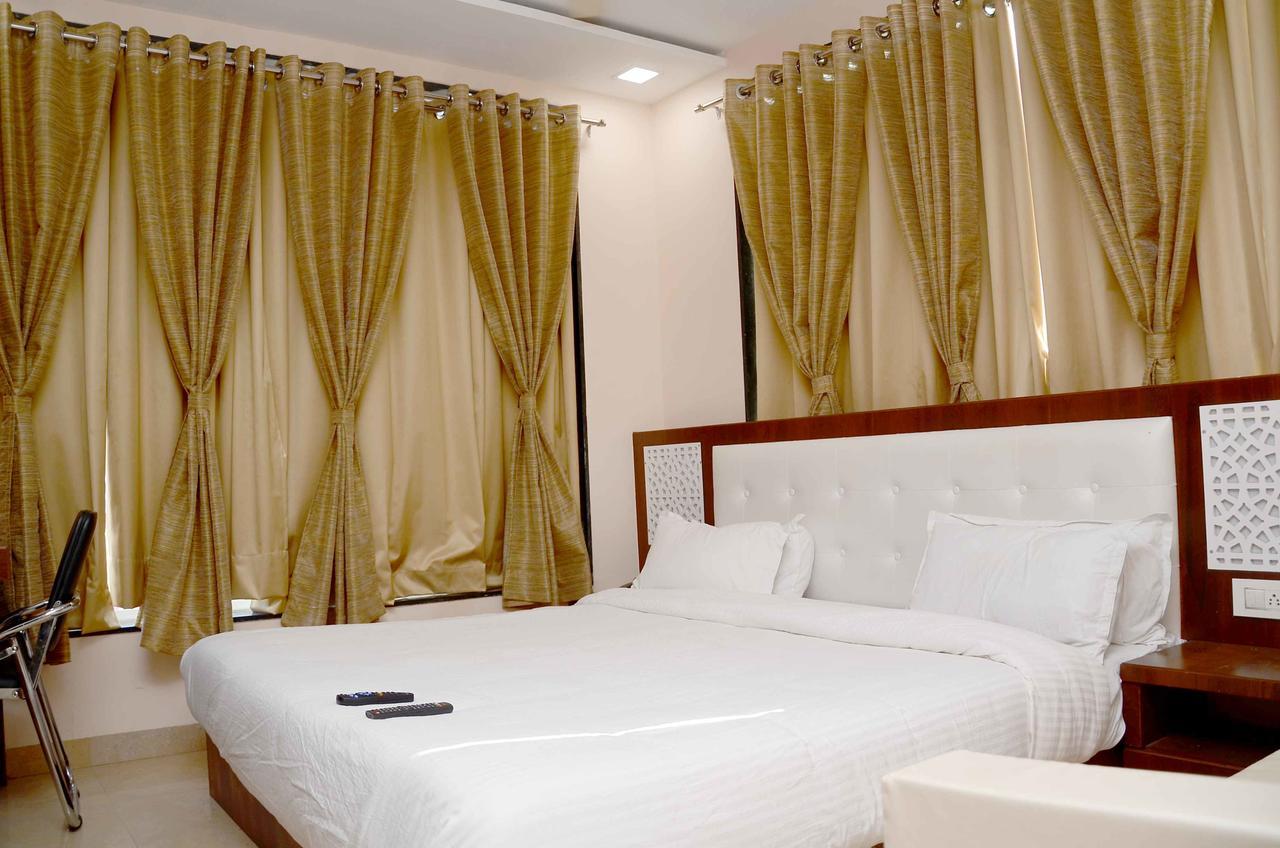 Hotel Shikhar Darshan Uddzsaín Kültér fotó