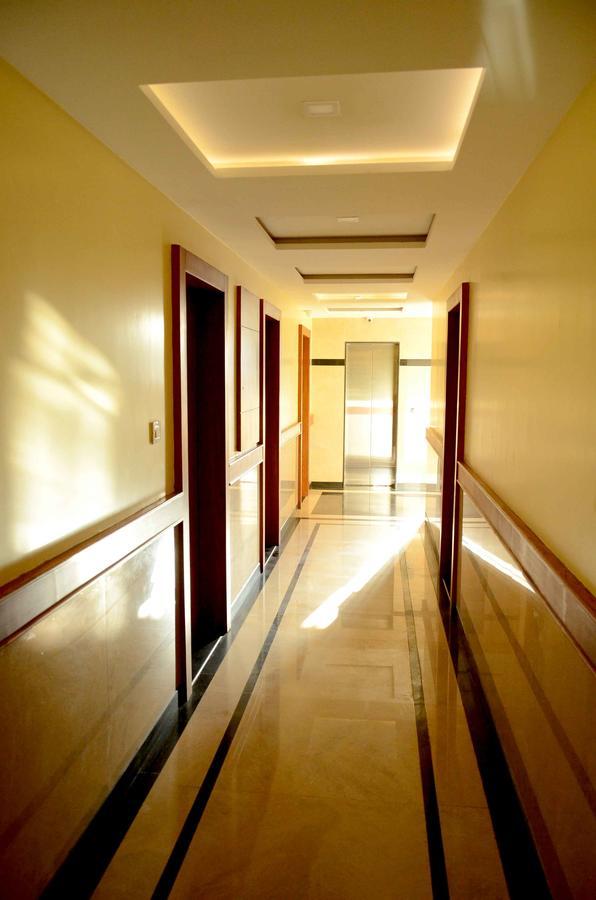 Hotel Shikhar Darshan Uddzsaín Kültér fotó